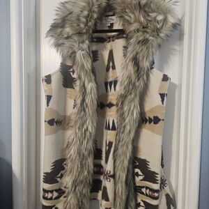 Faux Fur Trim Aztec Print Hooded Vest - Cream & Brown